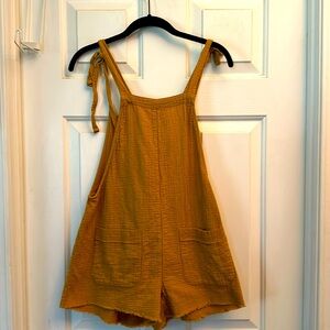 Billabong mustard yellow short jumpsuit Small